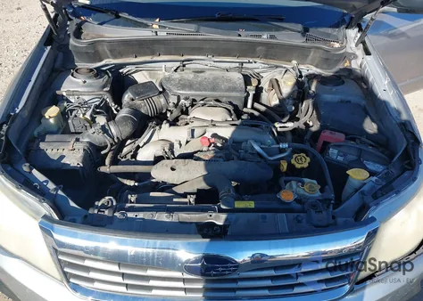 2010 Subaru Forester 2.5X z USA, uszkodzony, nr VIN JF2SH6AC2AG723419